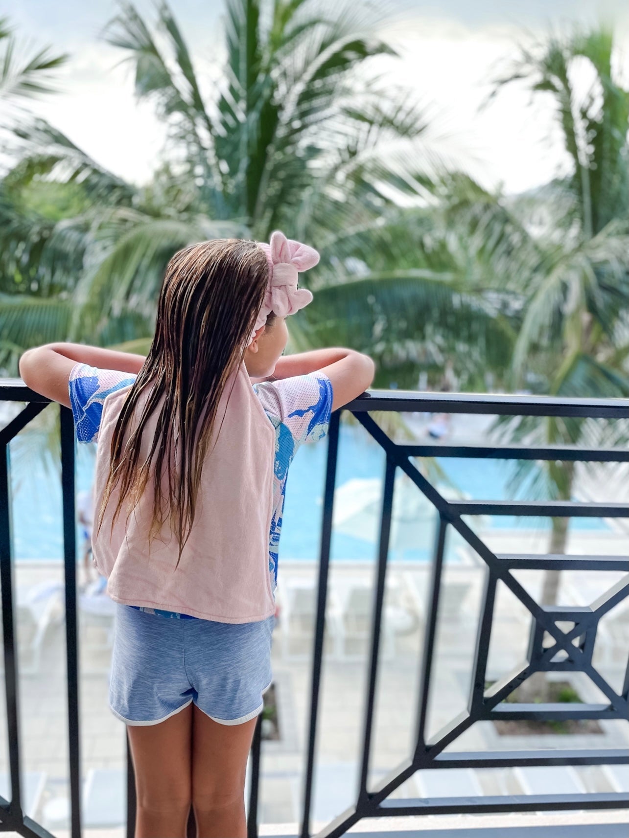 The Jada Bow Towel Back